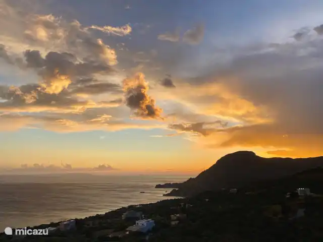 vista al puerto deportivo en Grecia, Creta, Plakias - apartamento Puesta del sol