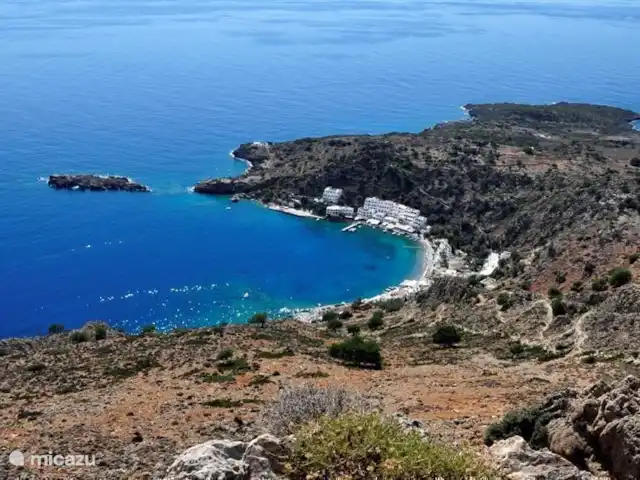 vista al puerto deportivo en Grecia, Creta, Plakias - apartamento Un poco más lejos, el pueblo de Loutro, al que solo se puede llegar en barco oa pie.