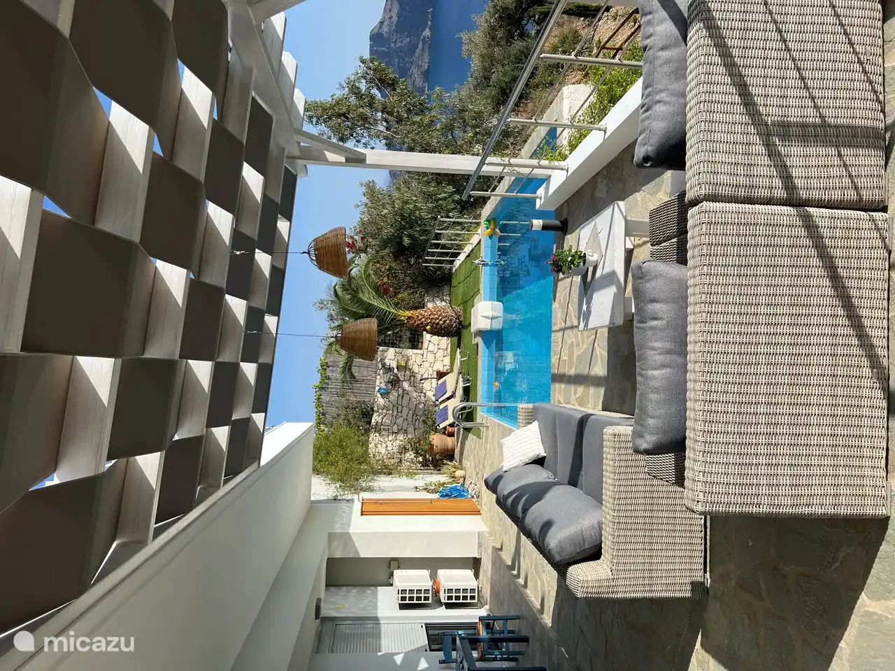 Große Terrasse mit Lounge