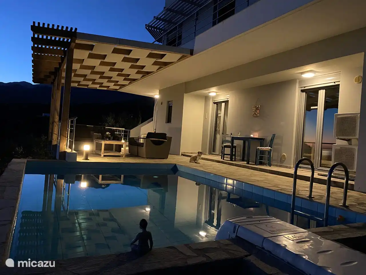 Über das Schwimmbad 