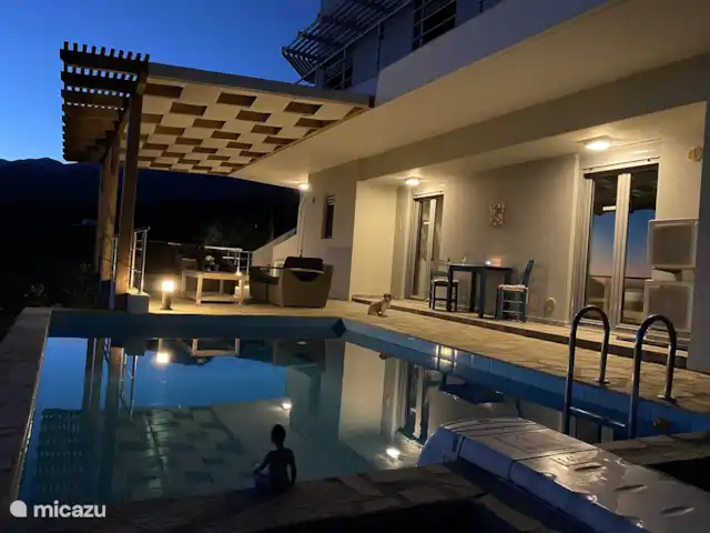 vista al puerto deportivo en Grecia, Creta, Plakias - apartamento Sobre la piscina