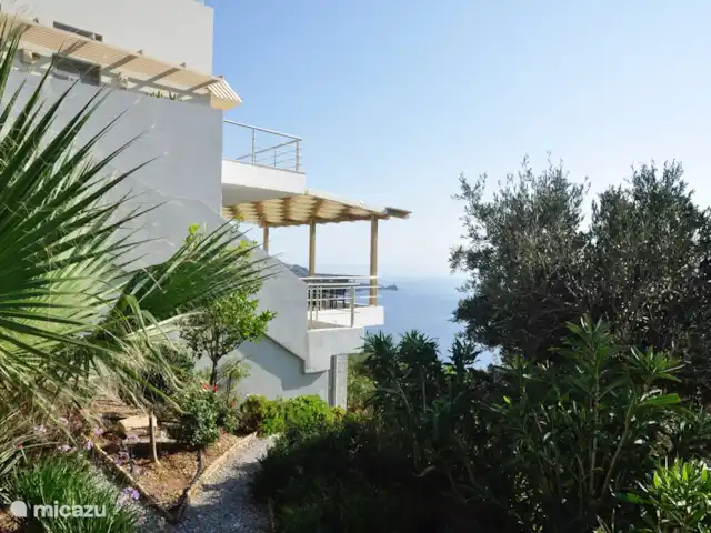 vista al puerto deportivo en Grecia, Creta, Plakias - apartamento Jardín