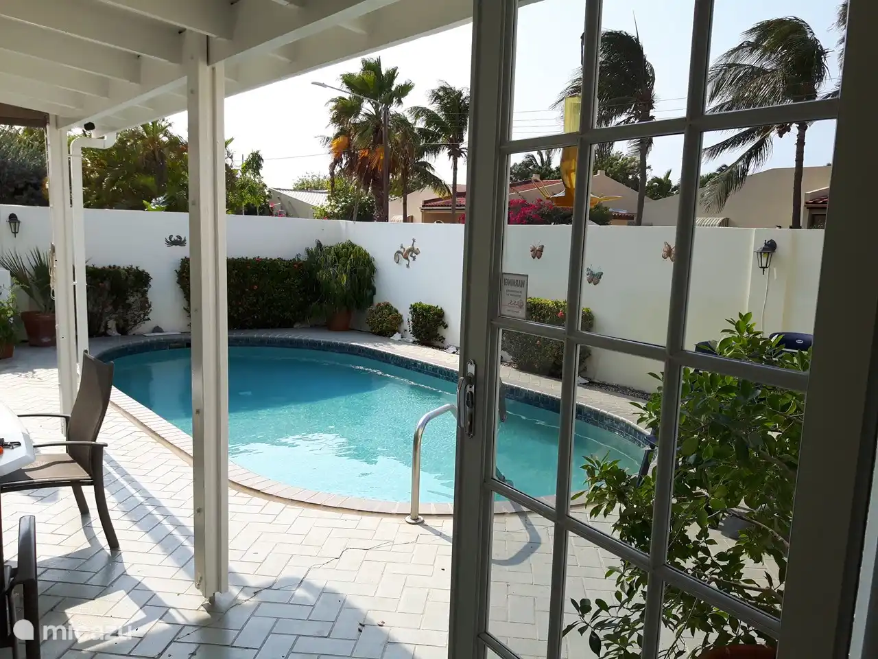 Blick auf den Pool vom dritten Schlafzimmer.