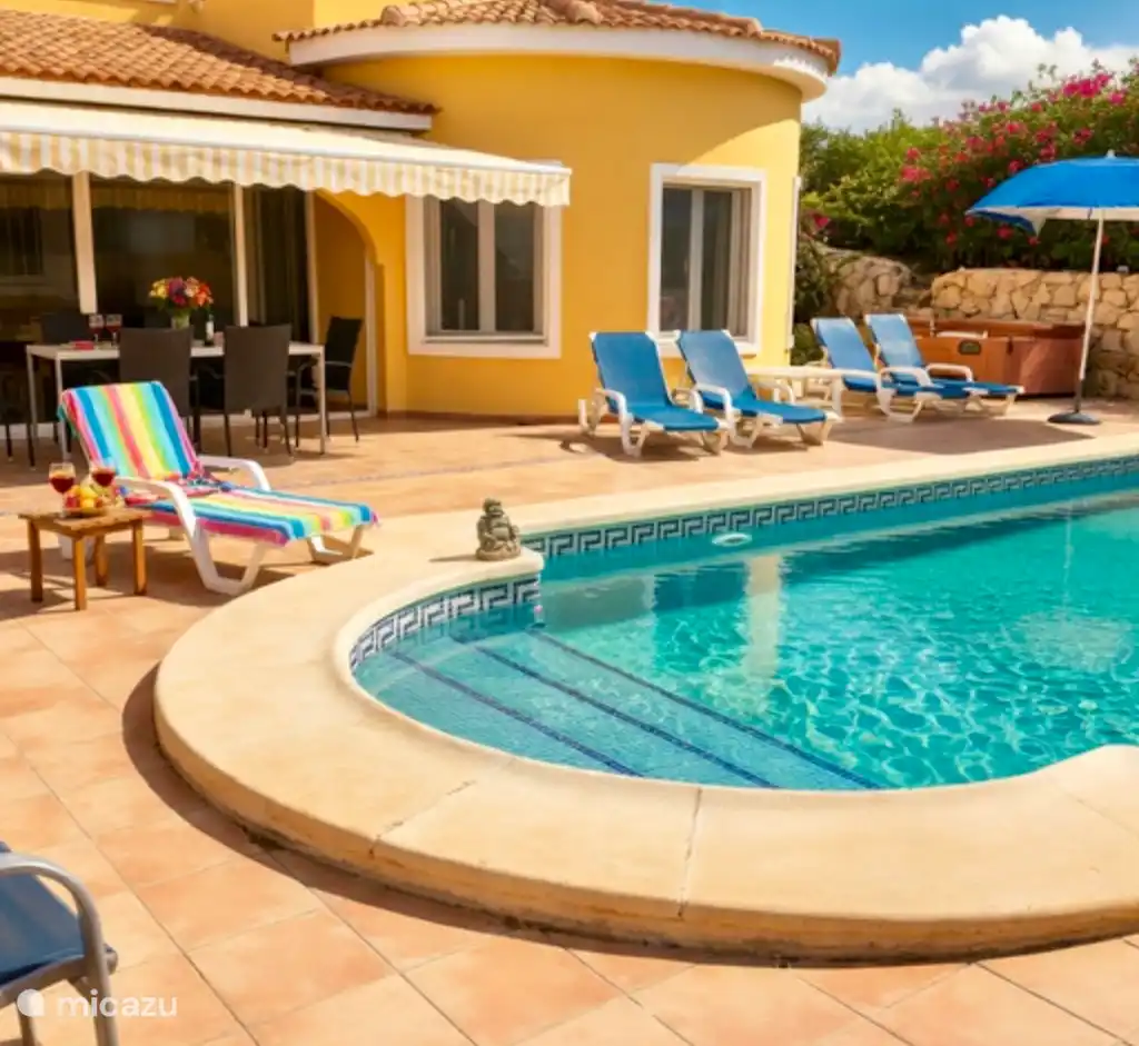 Villa Villa Spanje prive zwembad + Jacuzzi in Gata de Gorgos