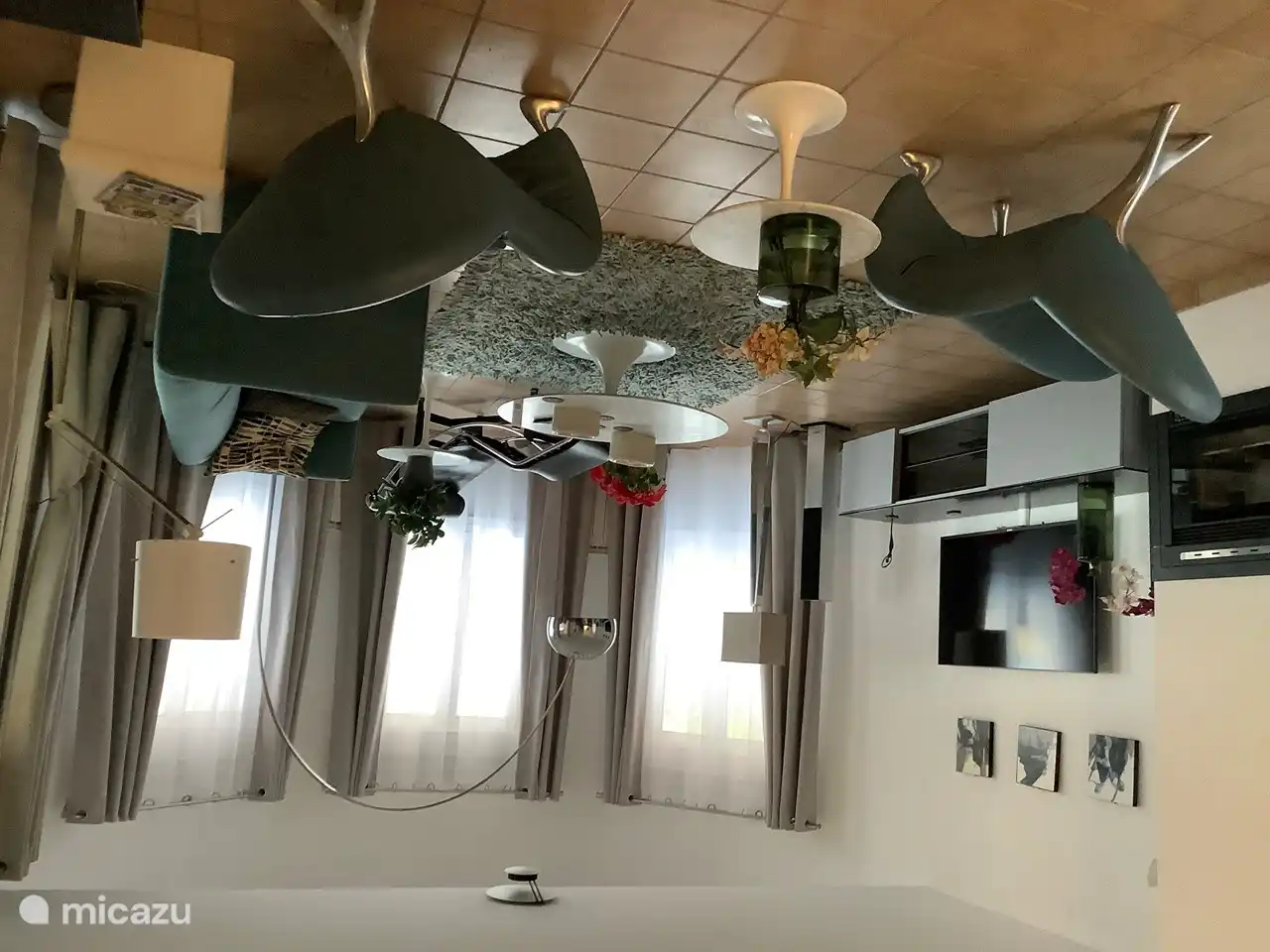 A spacious bright living room