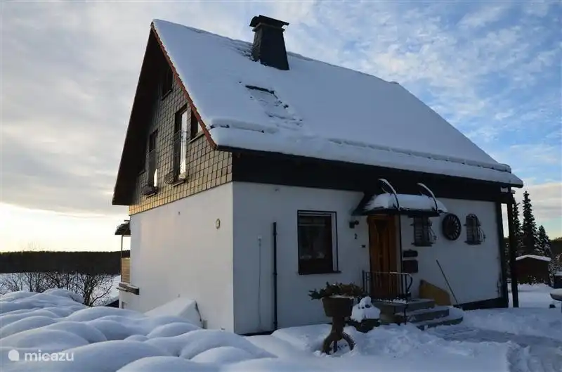 Blick vom Haus auf der Vorderseite.