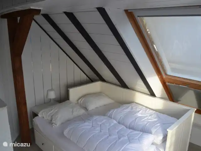 Casa de vacaciones Neuludwigsdorf en Alemania, Sauerland, Neuludwigsdorf - casa vacacional Dormitorio arriba a la izquierda con cama nido.
