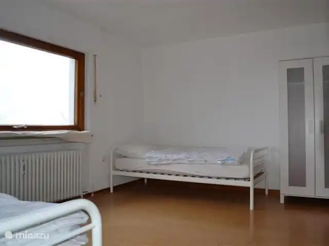 Casa de vacaciones Neuludwigsdorf en Alemania, Sauerland, Neuludwigsdorf - casa vacacional Dormitorio en sótano con 2x1 pers. cama.
