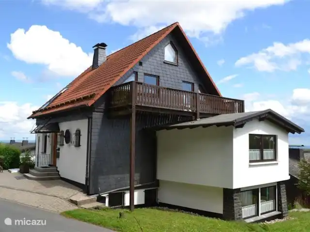 Casa de vacaciones Neuludwigsdorf en Alemania, Sauerland, Neuludwigsdorf - casa vacacional Vista frontal/lateral de la casa