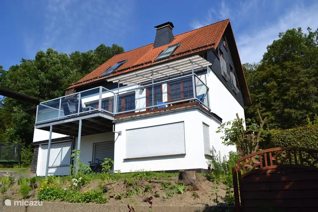 Wieder zu Hause mit Blick auf den Balkon
