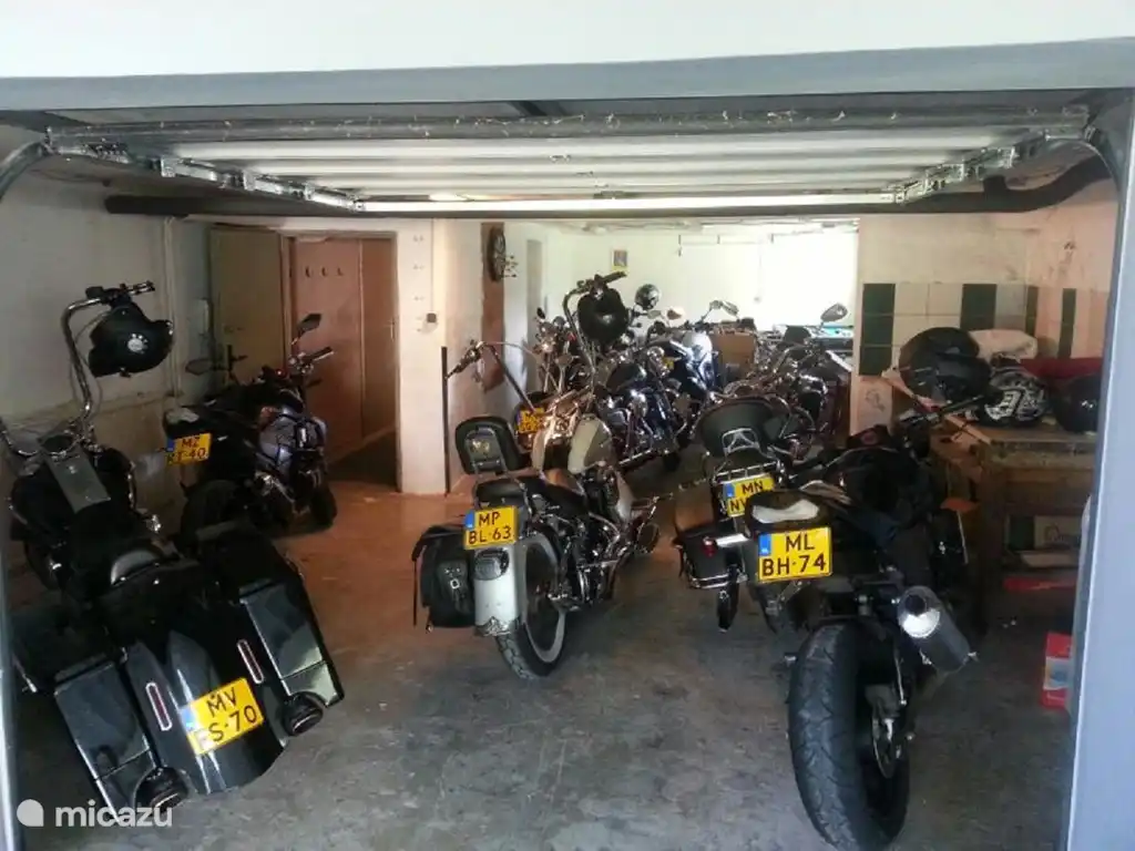 Tambi&#233;n es ideal para motocicletas en un garaje cerrado