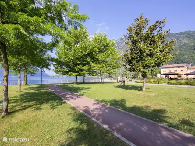 Porto Letizia P15 | Italie, Lacs italiens , Porlezza - appartement Sentier de randonnée dans le parc de Porto Letizia, excellente occasion de se promener avec l’ami à quatre pattes.