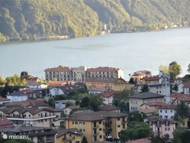 Porto Letizia P15 | Italie, Lacs italiens , Porlezza - appartement Vue de l'immeuble du parc de vacances, situé au bord du lac de Lugano.