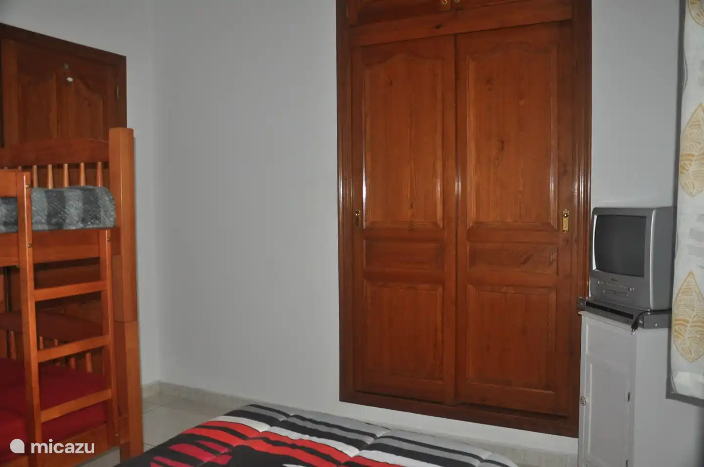 Ingemaakte kast en cd speler