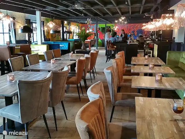 Location de Vacances Pays-Bas, Limbourg, Echt-Susteren, chalet - Chalet Limbourg Dans le restaurant chaleureux, vous pourrez déguster un délicieux repas ou une bonne boisson.