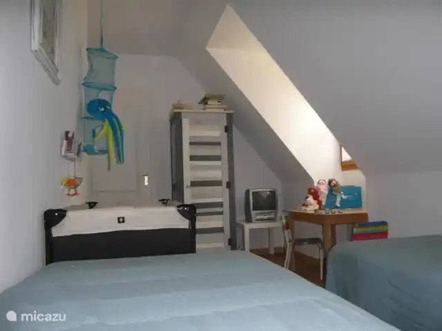 Casa de vacaciones Maraval en Francia, Dordoña, Cublac - casa vacacional Habitación de los niños en la planta superior