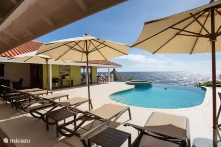 Vakantiehuis Curaçao, Banda Ariba (oost), Jan Thiel villa Villa aan zee op Boca Gentil resort