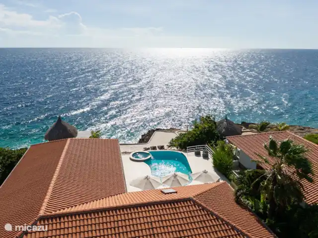 Villa frente al mar en el resort Boca Gentil en Curazao, Banda Arriba (este), Jan Thiel - villa El hermoso y profundo azul del mar Caribe hecho a mano. Bueno para buceadores y entusiastas del snorkel.