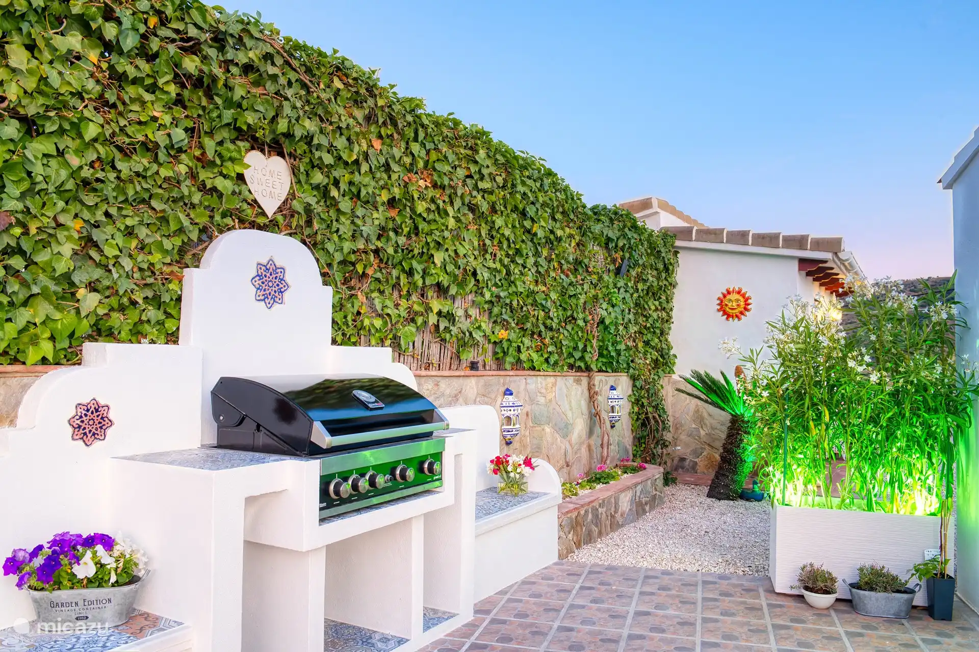 Außendusche am Schwimmbad 