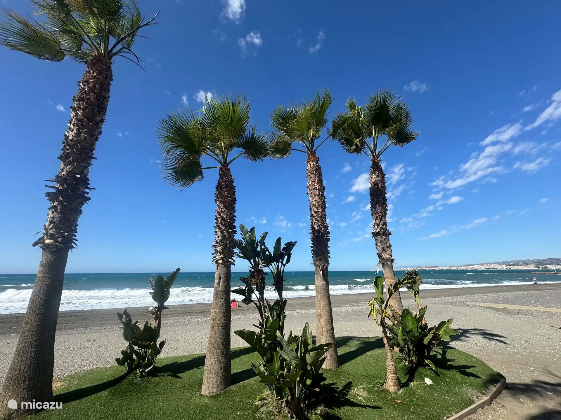 Mehrere schöne Strandorte, dies ist Algarrobo Costa, wo sich unsere Wohnung befindet.