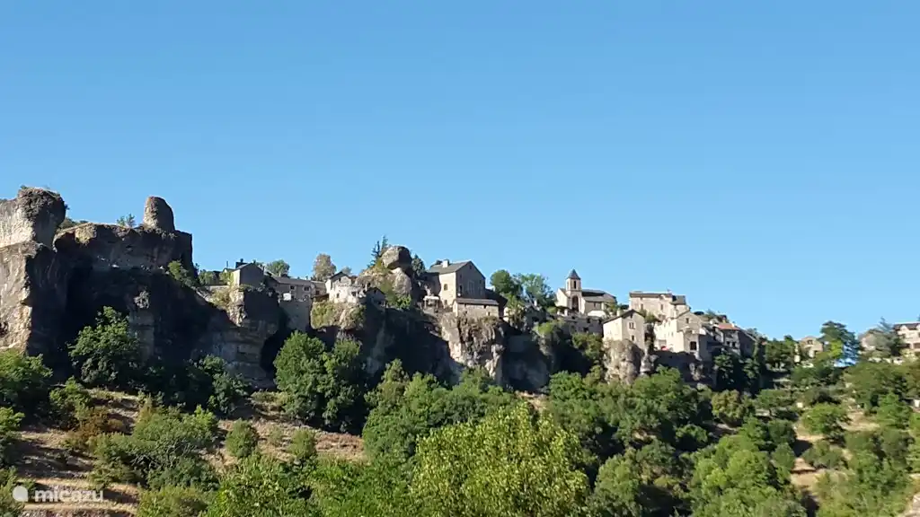 Cantobre en las gargantas de Dourbie
