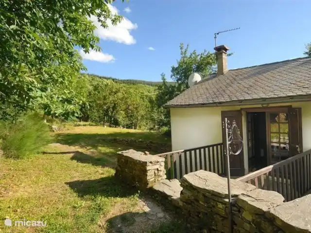 Pradalaux, Cévennes | France, Aveyron, Saint-Jean-du-Bruel - maison de vacances Entrée sur la façade nord
