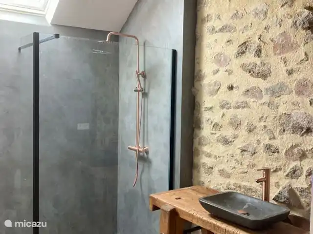 La Maison Blin | France, Nièvre, Brassy - maison de vacances Douche.