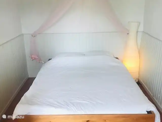 La Maison Blin | France, Nièvre, Brassy - maison de vacances Chambre du bas, lit français.