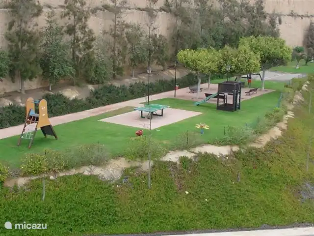 Maison, Villa bella vista | Espagne, Costa de Almeria, Almerimar - maison de vacances L'aire de jeux pour enfants à la résidence.