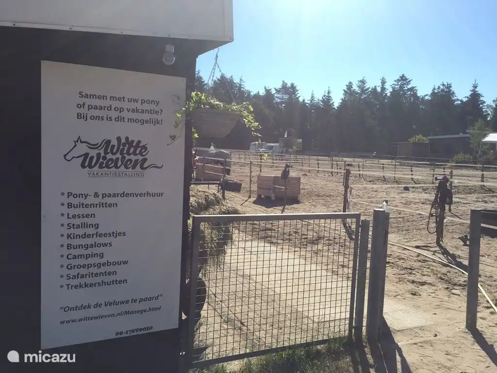 Informieren Sie sich gerne telefonisch über die Reitschule, die Besitzer wohnen auch im Park.