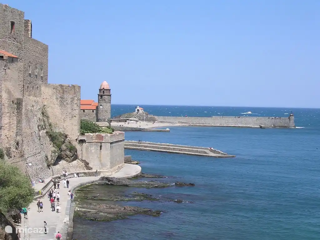 Schöne und spektakuläre Dörfer mit Burgen an der Küste, das ist Collioure