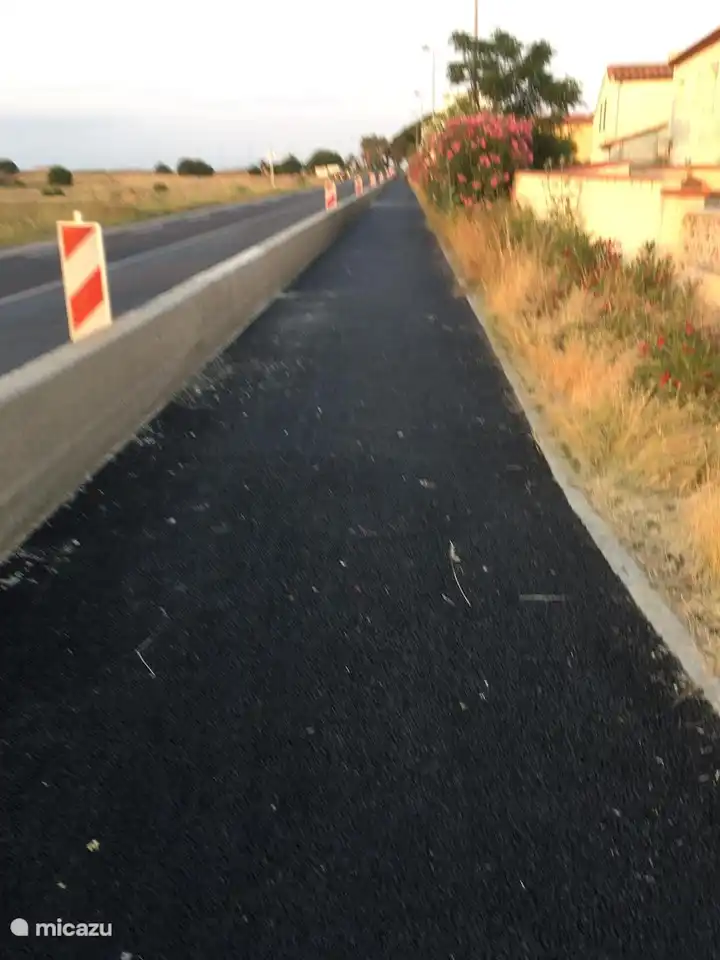 Wandern und Radfahren von der Residenz zum Strand wurde erneuert, breit und sicher entlang eines Naturschutzgebietes.