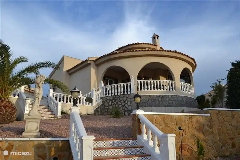 Rent Casa Dana (Ciudad Quesada) in Rojales, Costa Blanca. Micazu