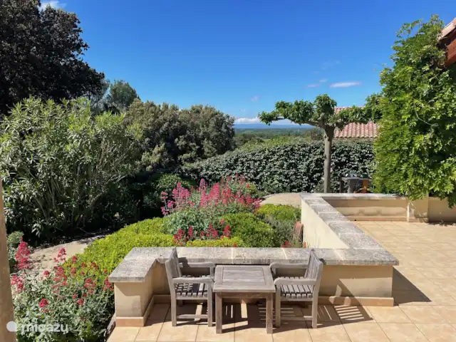 Provence pure | France, Vaucluse, Saumane-de-Vaucluse - villa Vert et beaucoup d’intimité