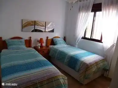 Cozy seating 6 people with comfortable dining chairs