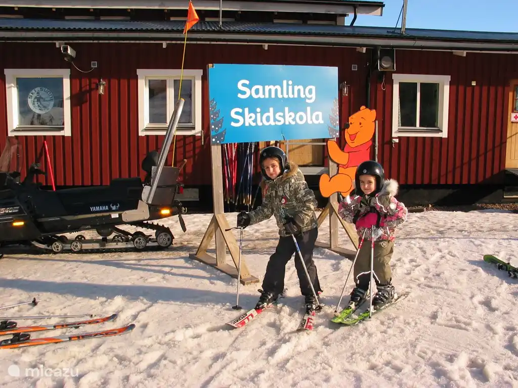 Ski school for the little ones, very accessible and quiet to learn it well.