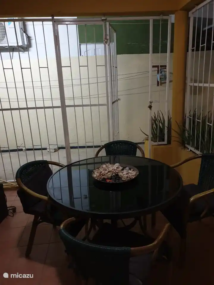 Oder frühstücken Sie morgens auf der Terrasse