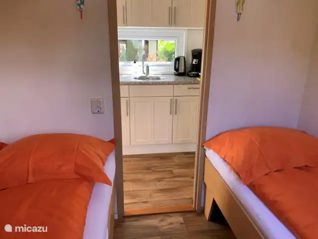 Sunny Chalet Beekbergen Veluwe huren in Nederland, Gelderland, Beekbergen - chalet De kinderslaapkamer met 2 bedden van 70cm breed. Superknus voor de kinderen