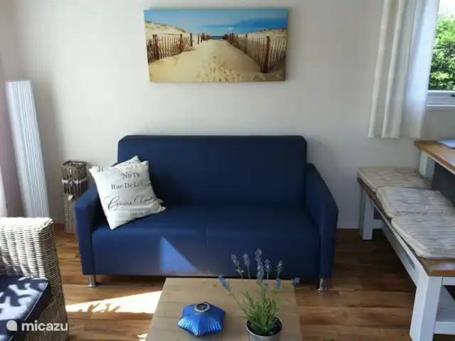 Sunny Chalet Beekbergen Veluwe huren in Nederland, Gelderland, Beekbergen - chalet Het strandhuis op de veluwe. Woonkamer met veel strand elementen.