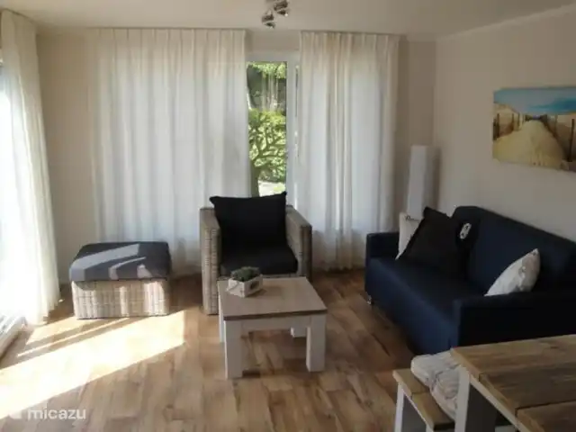 Sunny Chalet Beekbergen Veluwe huren in Nederland, Gelderland, Beekbergen - chalet Gezellige lichte woonkamer met moderne meubels