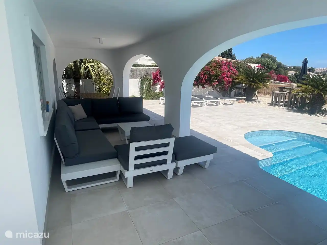 Lounge-Set erneuert.