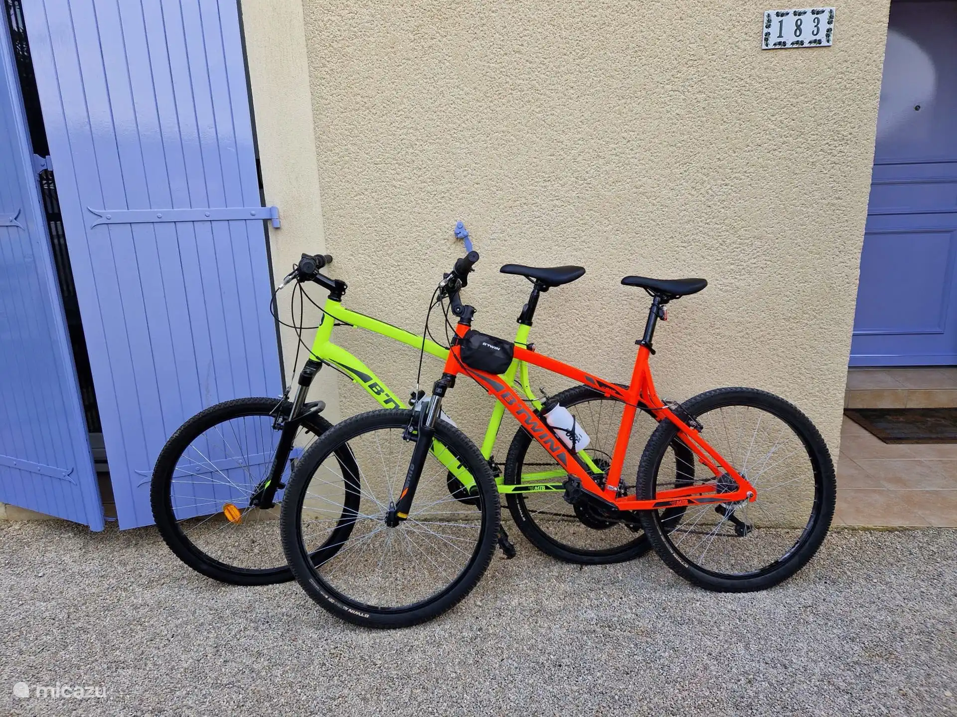 2 VTT sont à votre disposition ! C’est agréable à vélo jusqu’à Vallon, Pont d’Arc ou Ruoms. Ou un voyage à travers les montagnes !