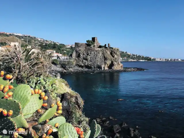 Casa Bedda Acitrezza huren in Italië, Sicilië, Acitrezza - appartement Het kasteel van de Noormannen, in Acicastello.