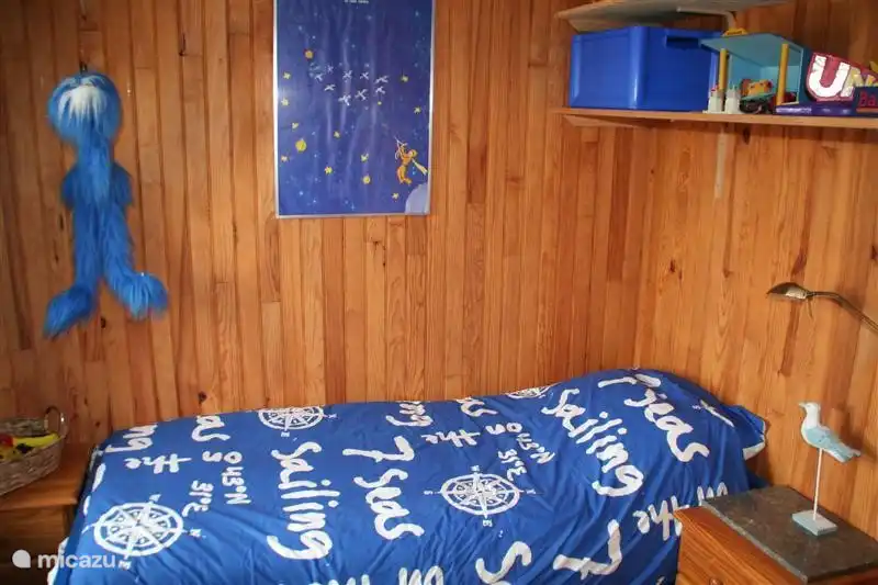 4 Schlafzimmer mit zwei Einzelbetten