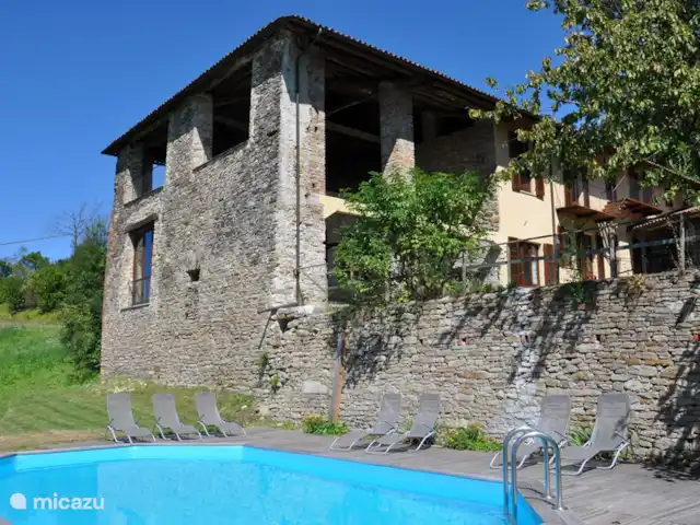 Casa Ochetto 2-10 personnes | Italie, Piémont, Castellino Tanaro - appartement La piscine privée à côté de la maison.