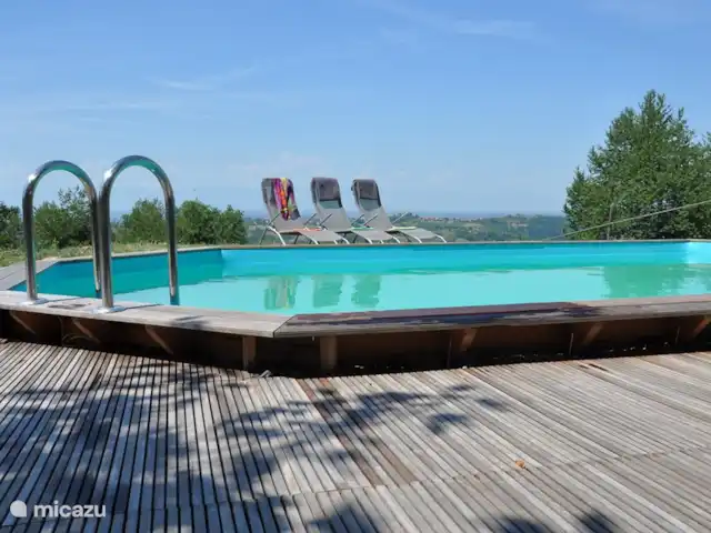 Casa Ochetto 2-10 personnes | Italie, Piémont, Castellino Tanaro - appartement Détendez-vous à la piscine avec une belle vue.