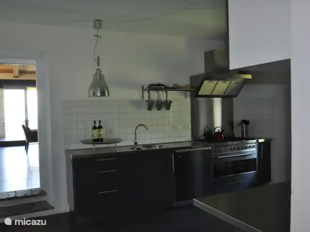 Casa Ochetto 2-10 personnes | Italie, Piémont, Castellino Tanaro - appartement La cuisine au premier étage est spacieuse et entièrement équipée. Ici, vous pouvez préparer les repas les plus délicieux ensemble.