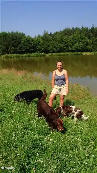 Der See bietet im Sommer Abkühlung für Mensch und Tier.
10 Minuten zu Fuß vom Bauernhof