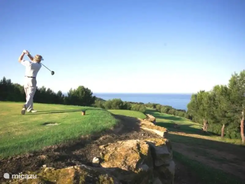 Dolce Fregate Golf Resort ist einer der schönsten Golfplätze in Europa und ist nur 5 Minuten von unserem Haus entfernt.