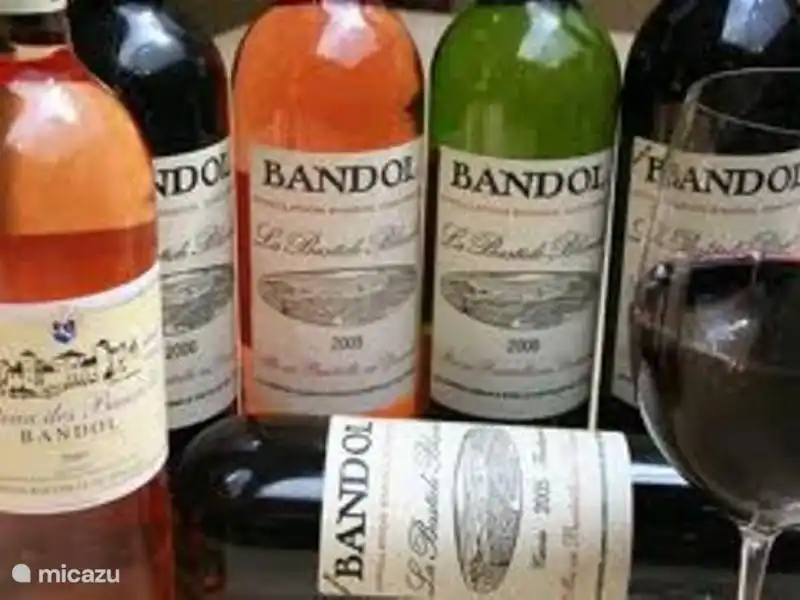 Die Region (VAR) ist für seine Weine bekannt ist. Es gibt viele Weingüter in der Gegend, die einen Besuch wert sind.